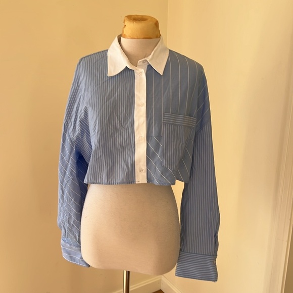 Zara medium blue contrast striped crop shirt . - Picture 2 of 6